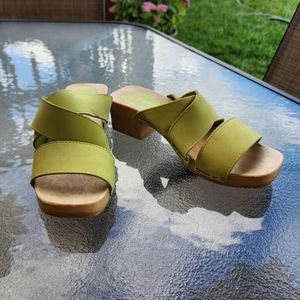 SIZE 7 - ROMANO MADE IN ITALY GREEN SANDALS
